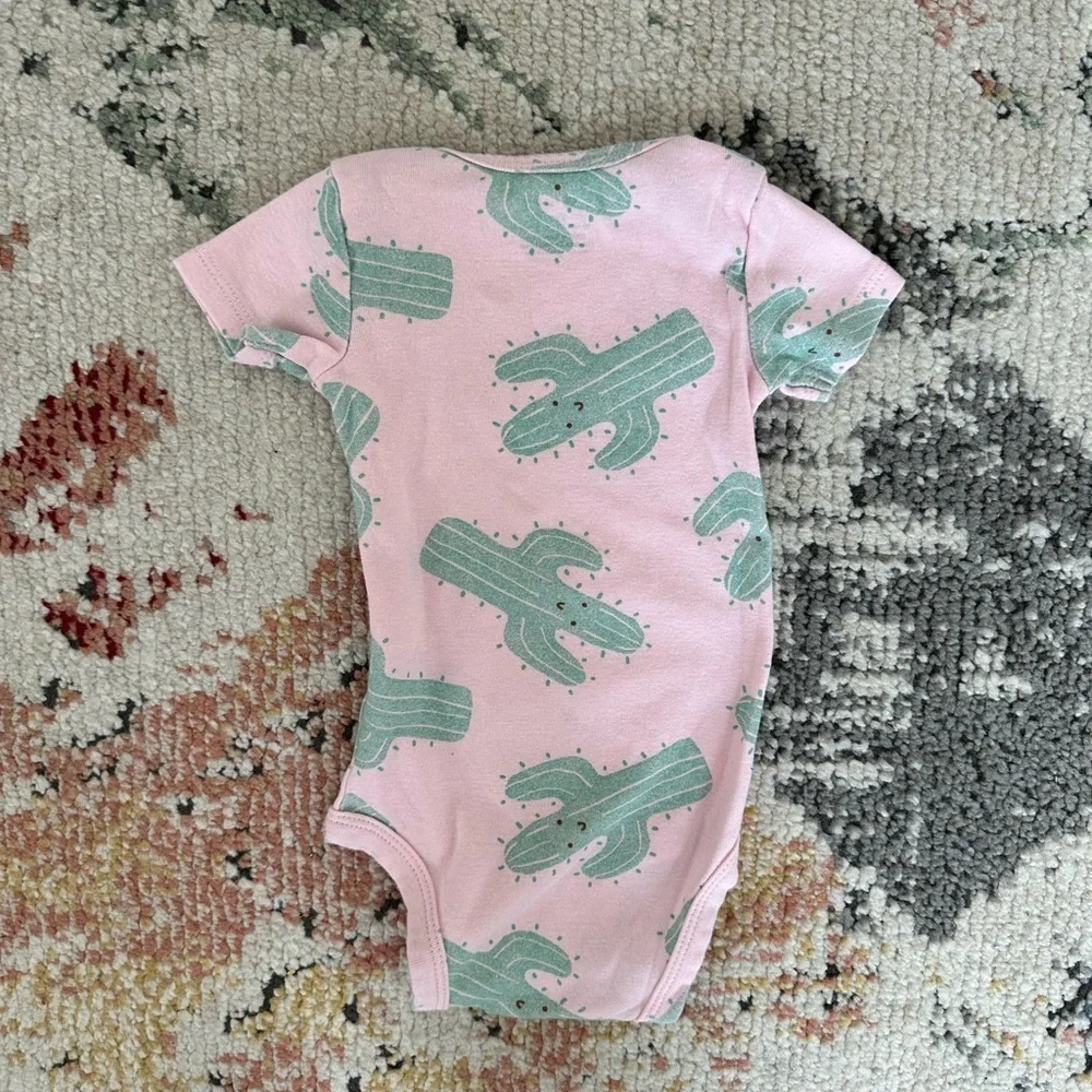Carter’s cactus baby girl 9 month Onesie Like New baby girl bodysuit onesie